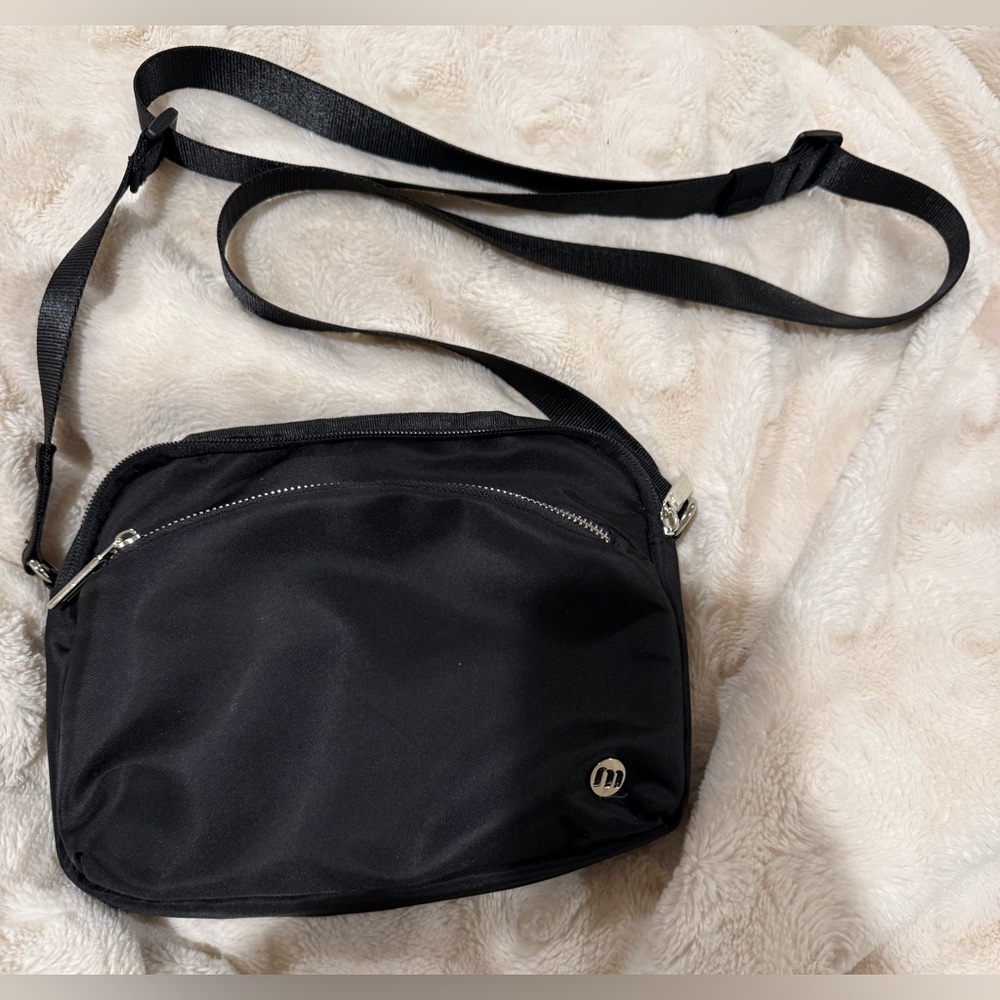 Daily Elegance Crossbody